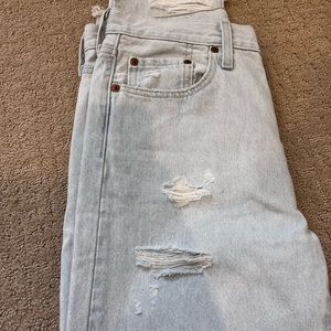 Women’s Levi skinny jeans